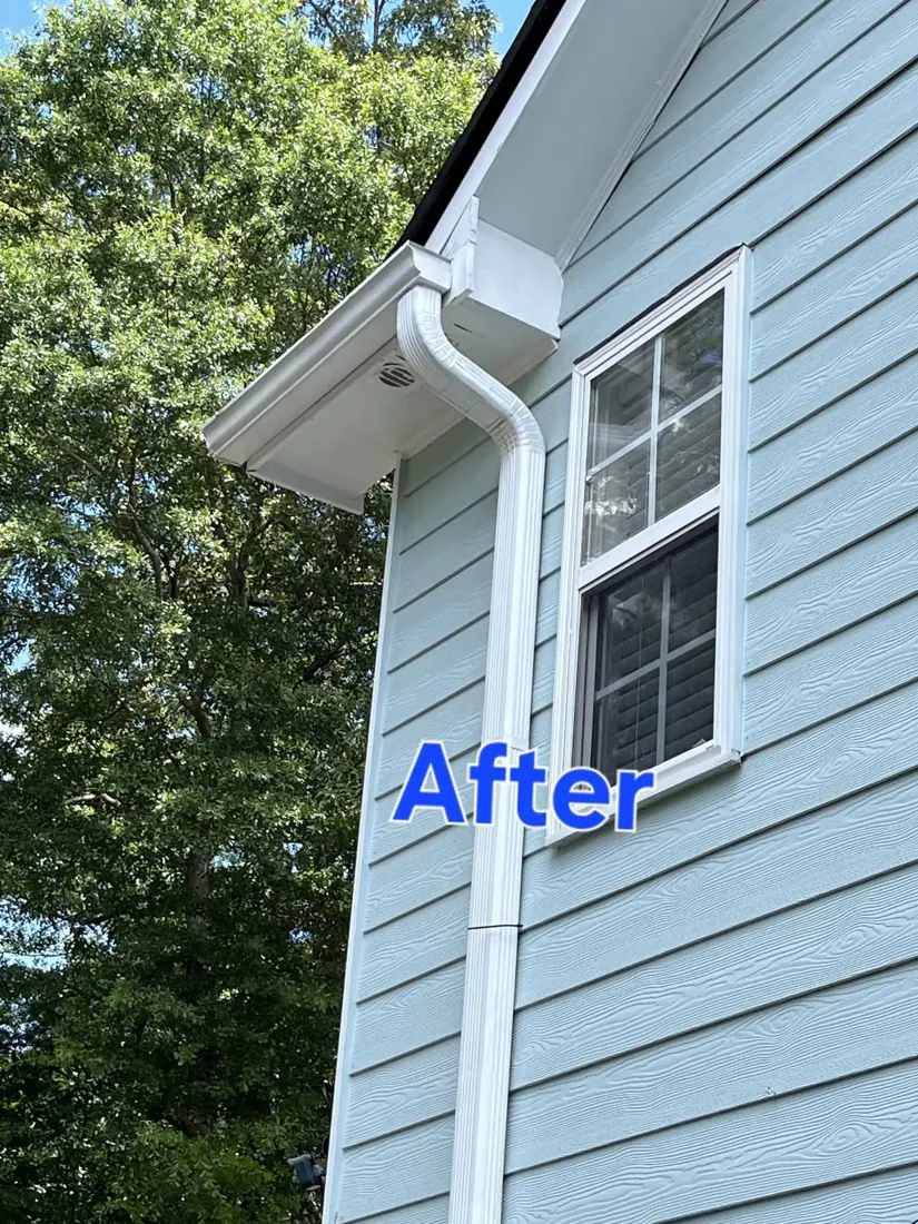 Clean soffit and gutter